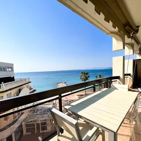 Les Pins Sea View Apartment, Daire *
